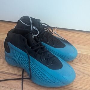 Adidas boys basketball shoes